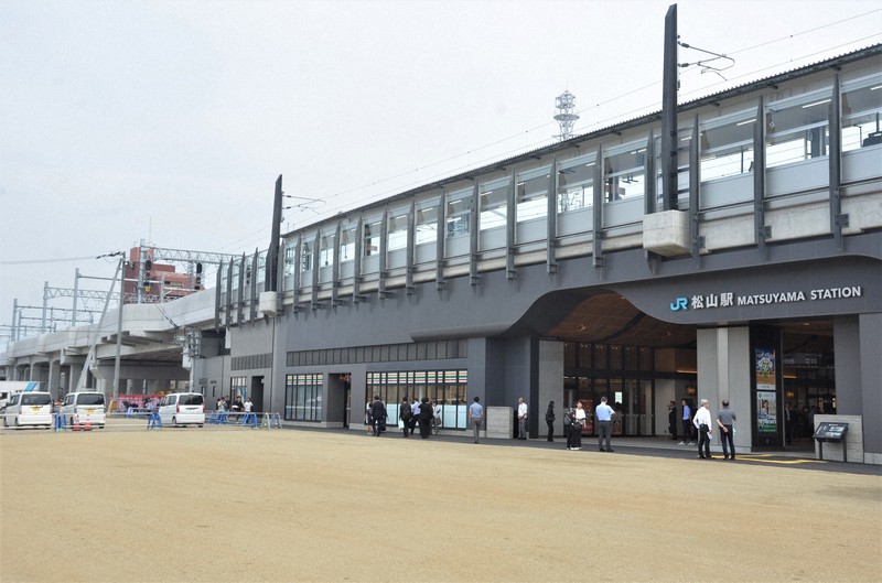 Stasiun Matsuyama yang baru.